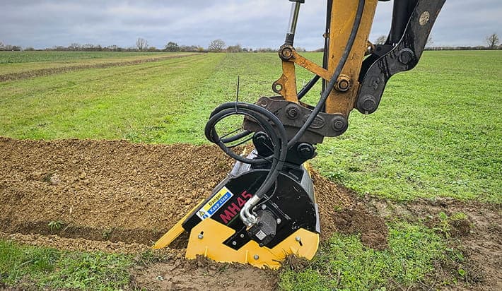 MH45 — Hydraulic trencher for smaller excavators